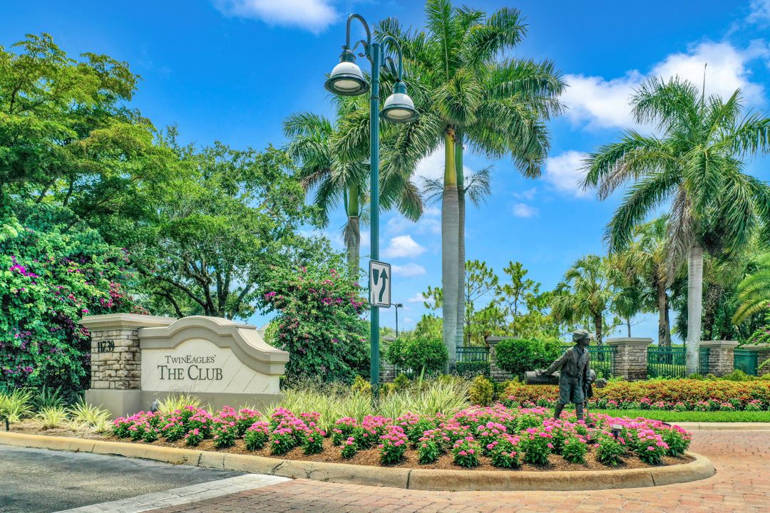 11429 Golden Eagle Ct, Naples, FL 34120