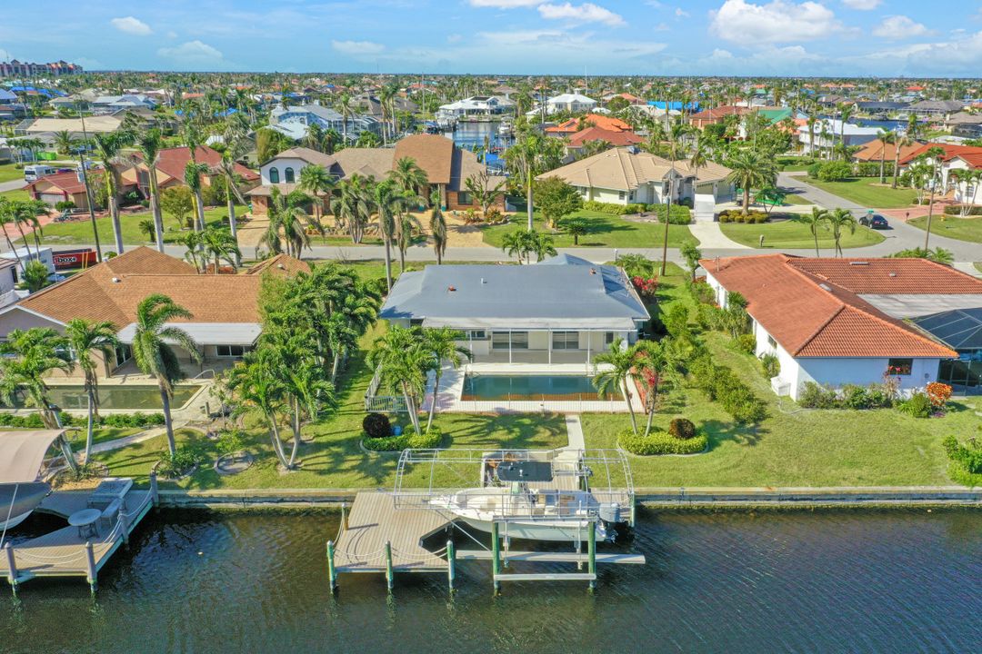 5327 SW 11th Ct, Cape Coral, FL 33914