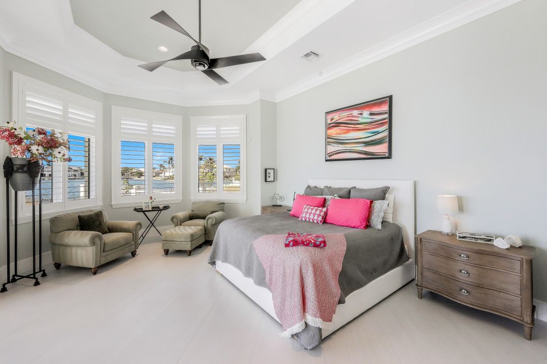 550 S Barfield Dr, Marco Island, FL 34145