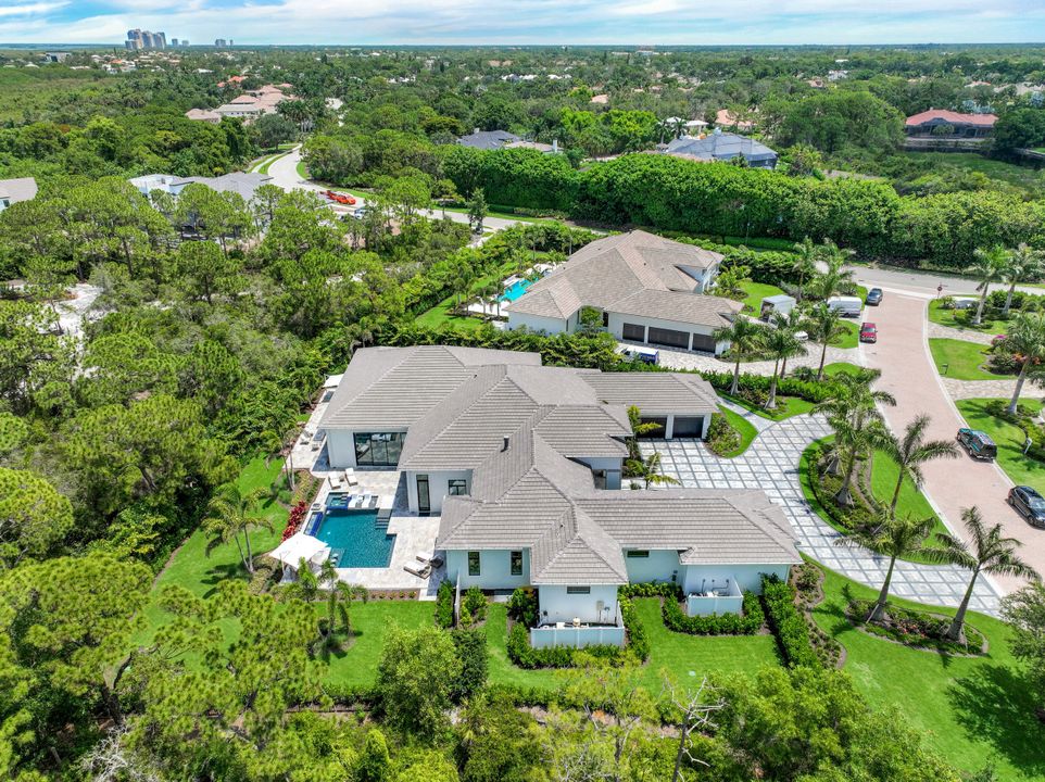359 Warwick Way, Naples, FL 34110