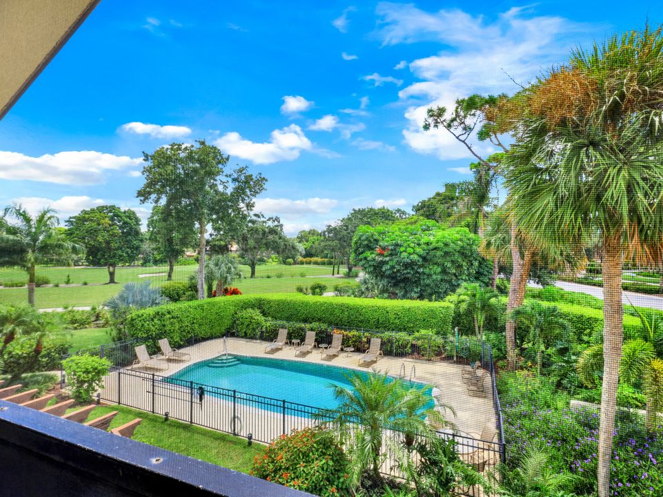 5850 Pelican Bay Blvd, Naples, FL 34108