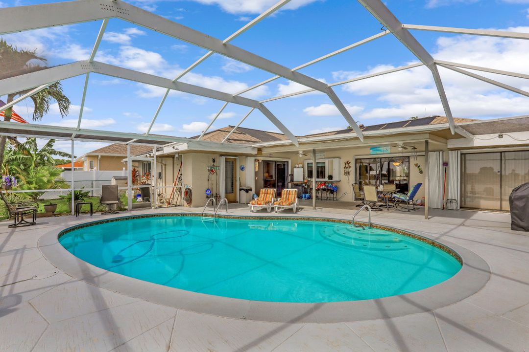 28 SE 12th Ave, Cape Coral, FL 33990