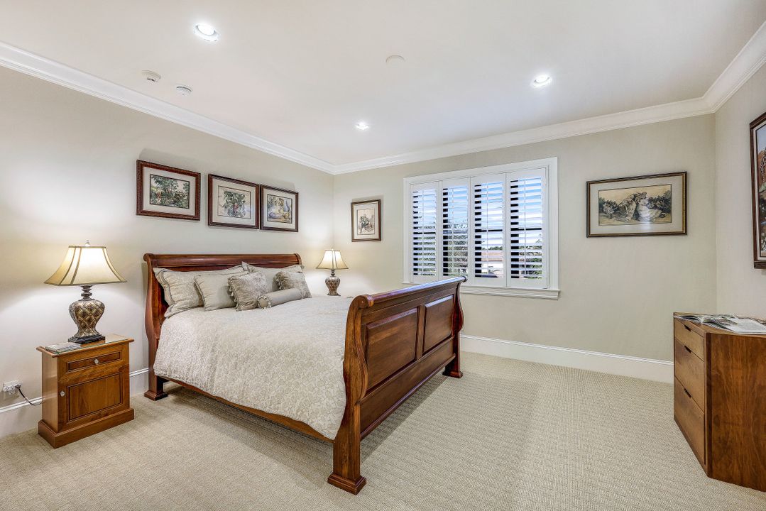 2351 Traditions Ct, Naples, FL 34105