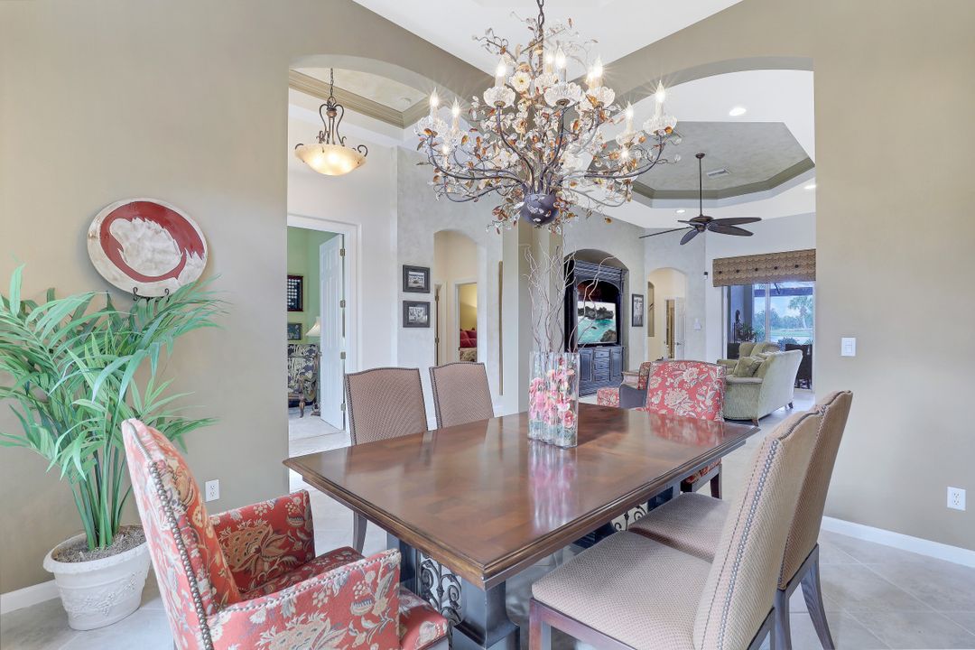 9609 Cobalt Cove Cir, Naples, FL 34120