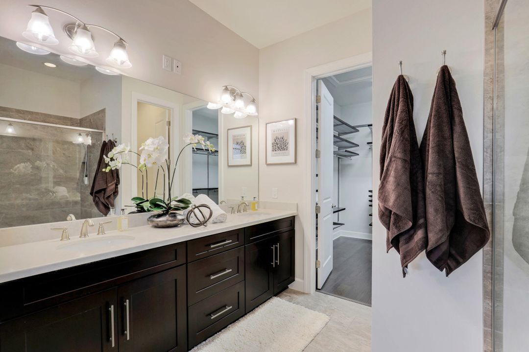 8815 Vaccaro Ct, Naples, FL 34119