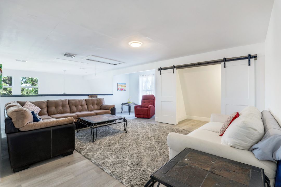 778 100th Ave N, Naples, FL 34108