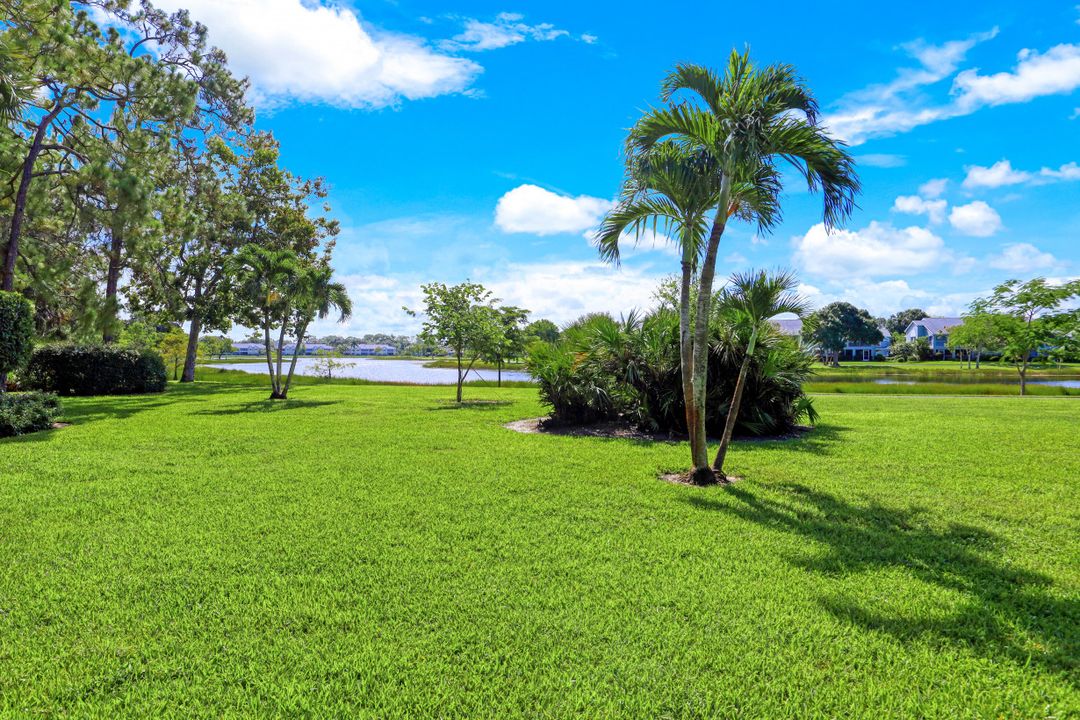 1812 Kings Lake Blvd #103, Naples, FL 34112