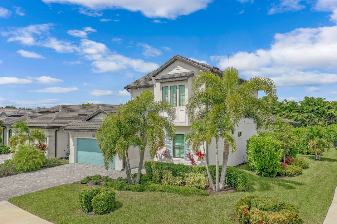 10030 Florence Cir, Naples, FL 34119