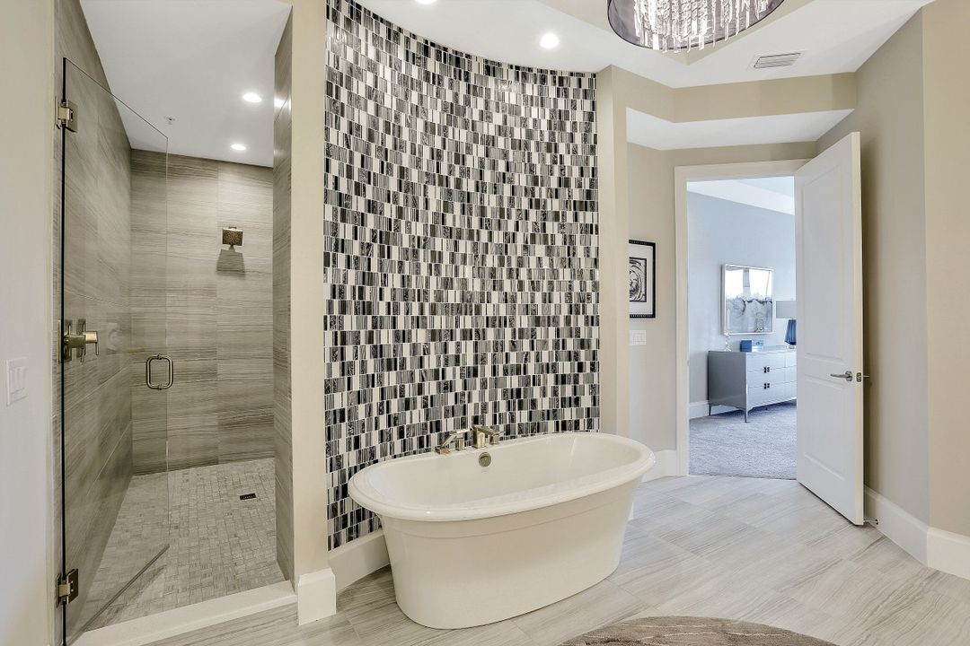 16358 Corsica Way #201, Naples, FL 34110