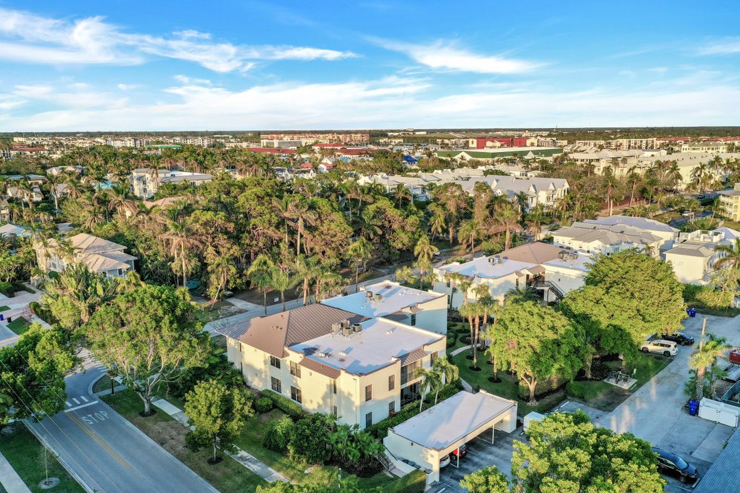 812 10th Ave S #812, Naples, FL 34102