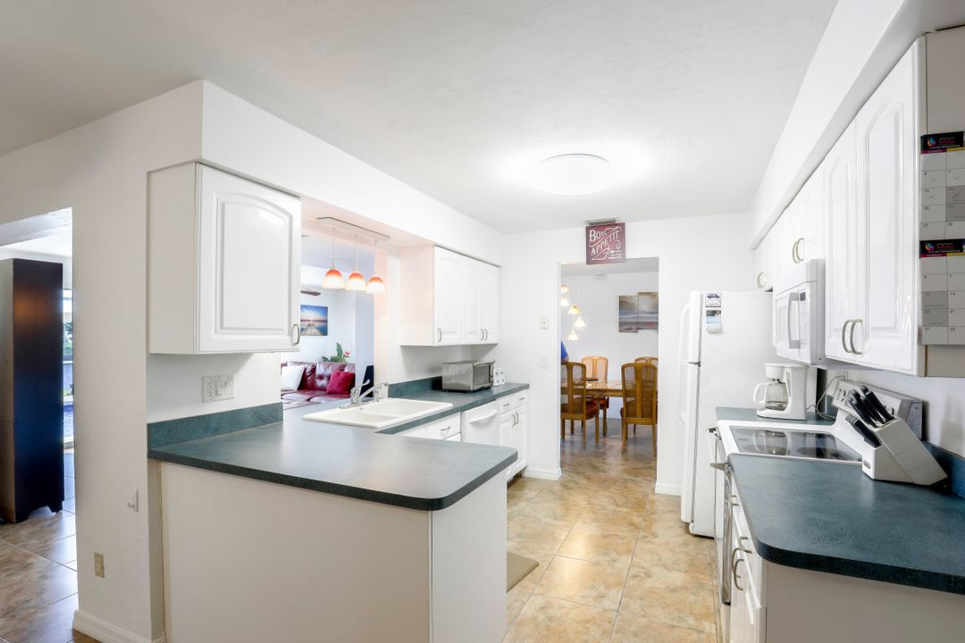 1936 Palaco Grande Pkwy, Cape Coral, FL 33904