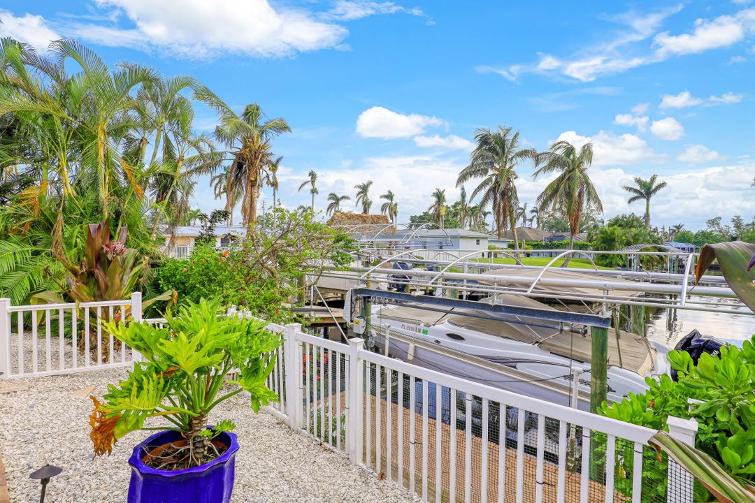 1030 Aqua Ln, Fort Myers, FL 33919