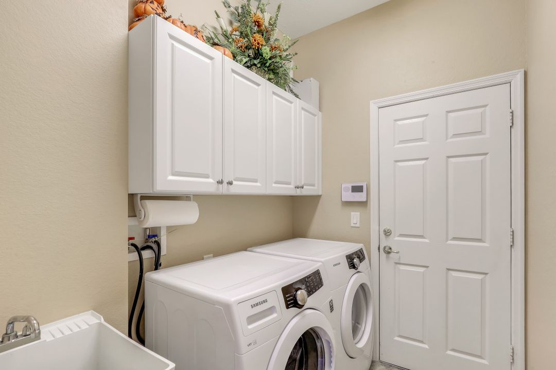 10106 Mimosa Silk Dr, Fort Myers, FL 33913