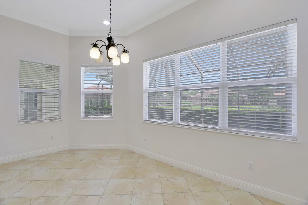 10196 Avonleigh Dr, Bonita Springs, FL 34135