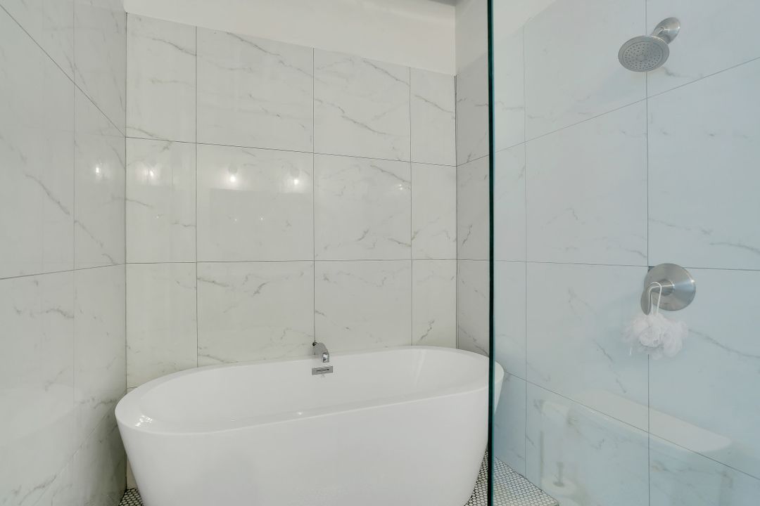 4441 5th Ave NW, Naples, FL 34119