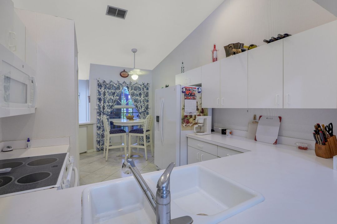 554 Captn Kate Ct, Naples, FL 34110