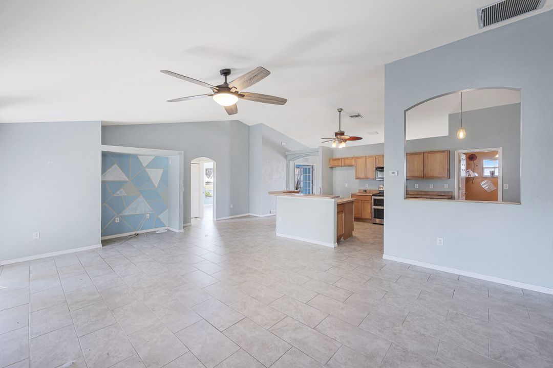 15736 Sunny Crest Ln, Fort Myers, FL 33905