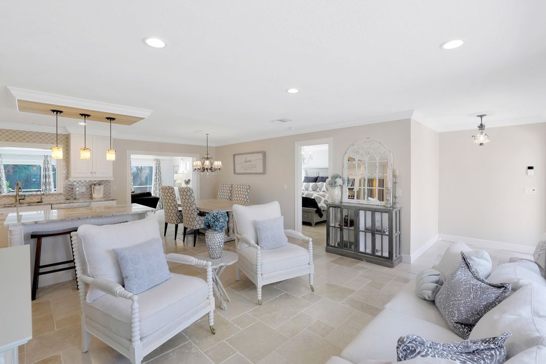 2824 Poinciana St, Naples, FL 34105