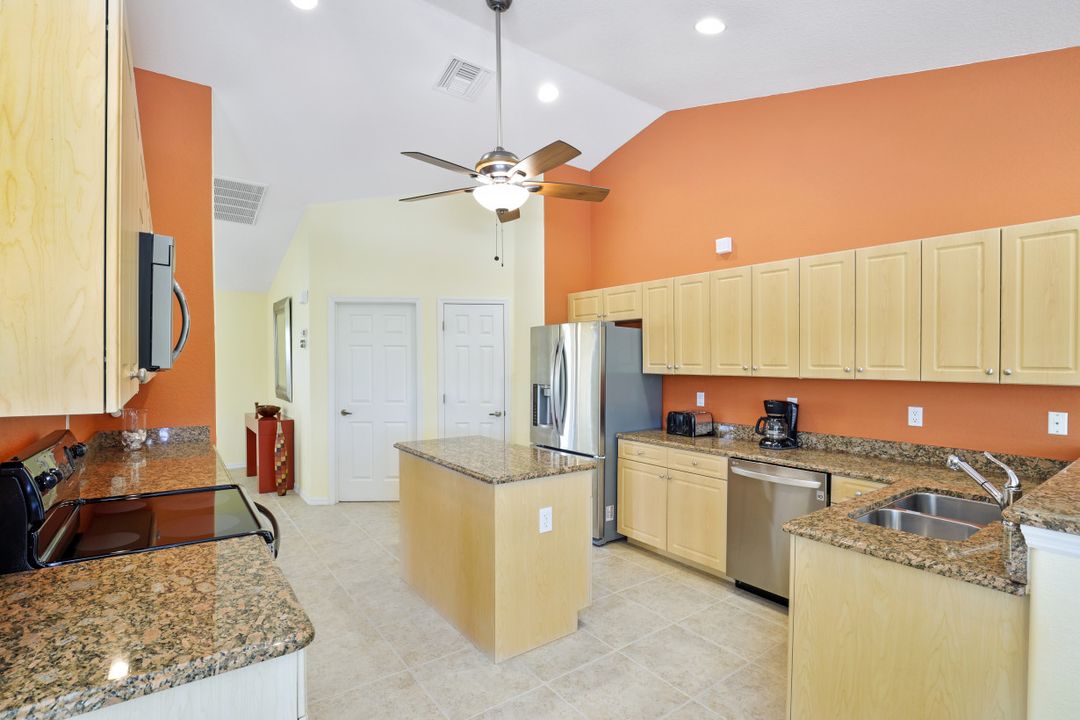 2100 SW 28th Ln, Cape Coral, FL 33914