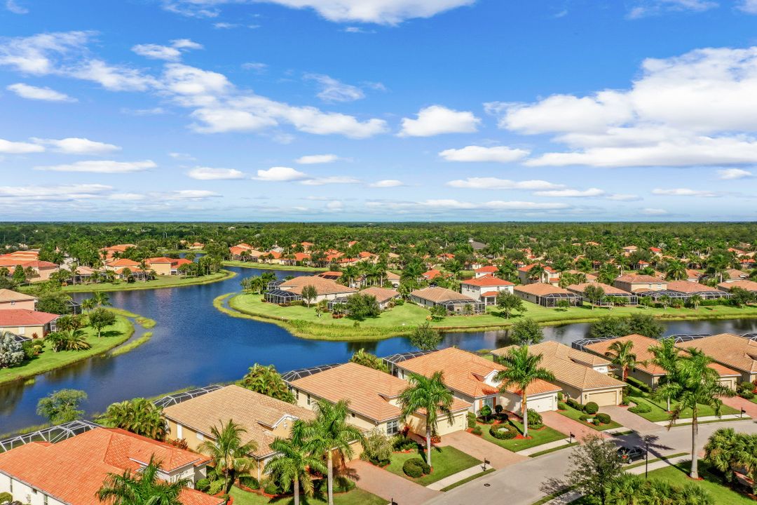 14559 Grapevine Dr, Naples, FL 34114