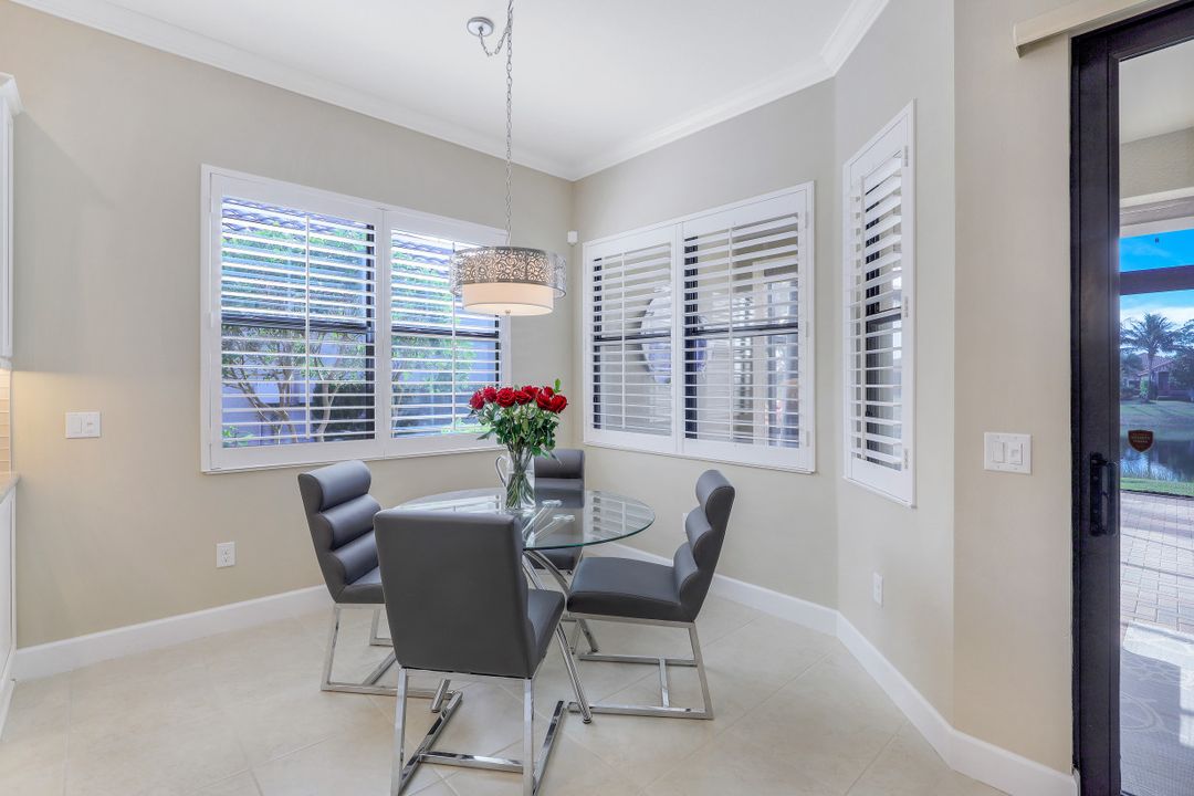 9366 Isla Bella Cir, Bonita Springs, FL 34135