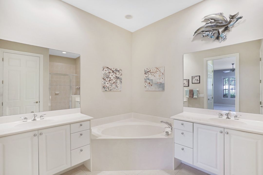 5005 Maxwell Cir #102, Naples, FL 34105