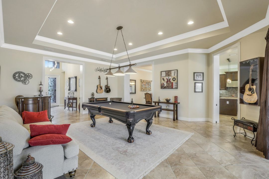 3910 Glacier Ct, Naples, FL 34119