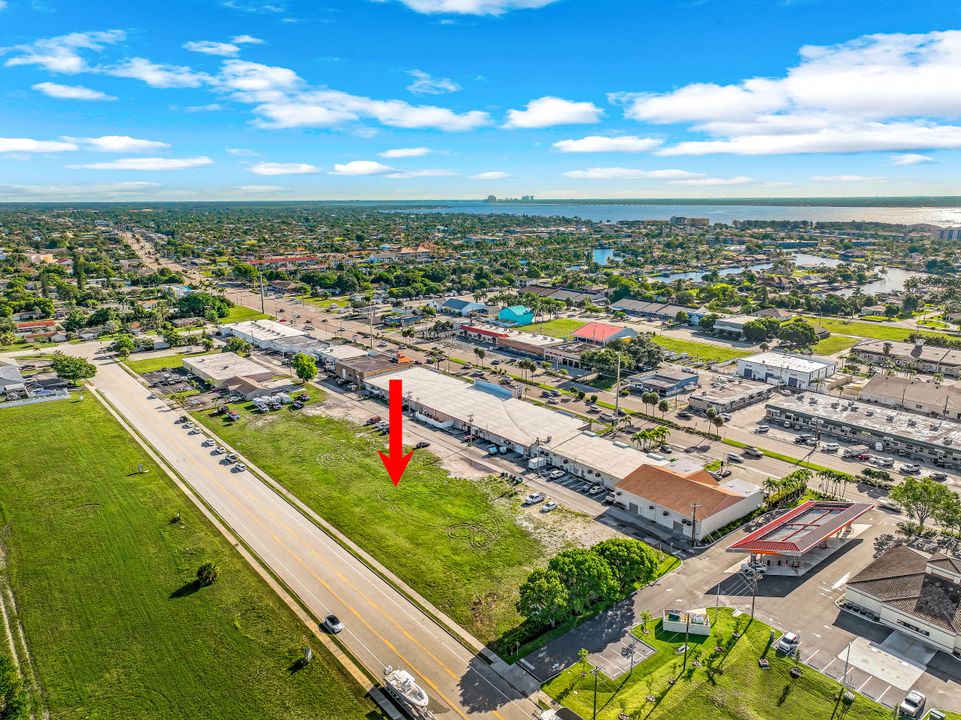 SE 15th Ave, Cape Coral, FL 33904