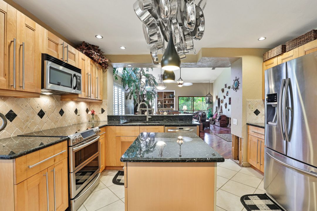 17755 Park Village Blvd, Fort Myers, FL 33908