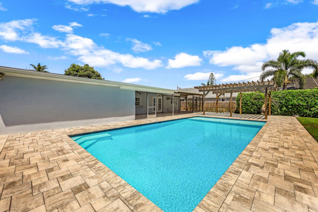 800 100th Ave N, Naples, FL 34108