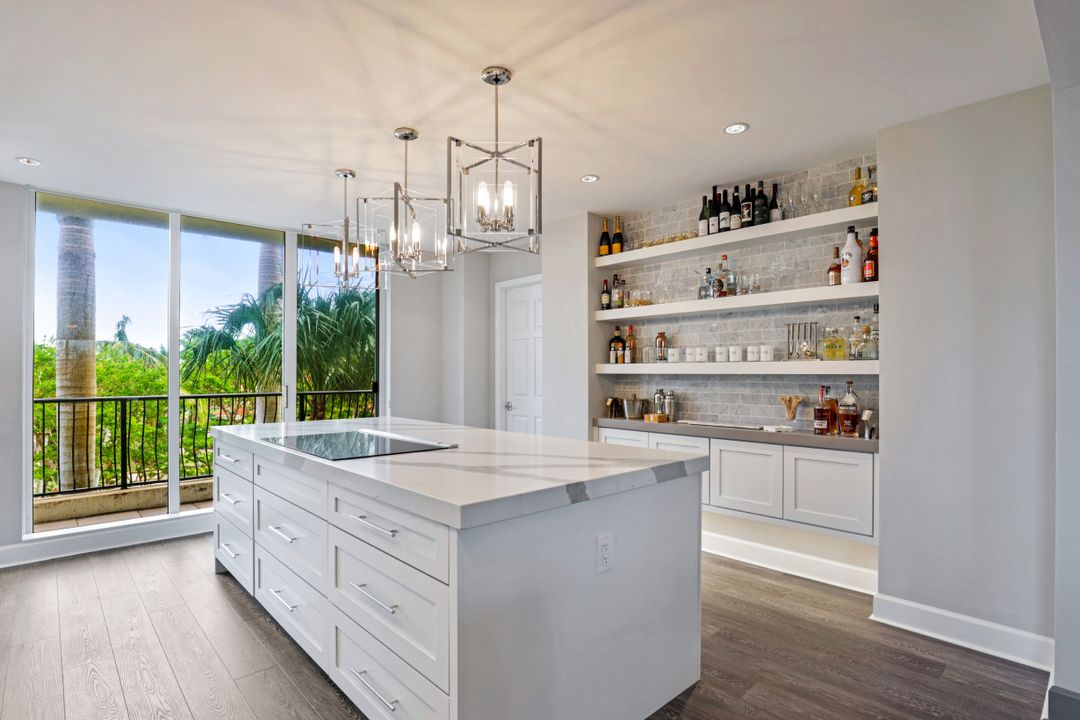 8720 Bay Colony Dr, Naples, FL 34108