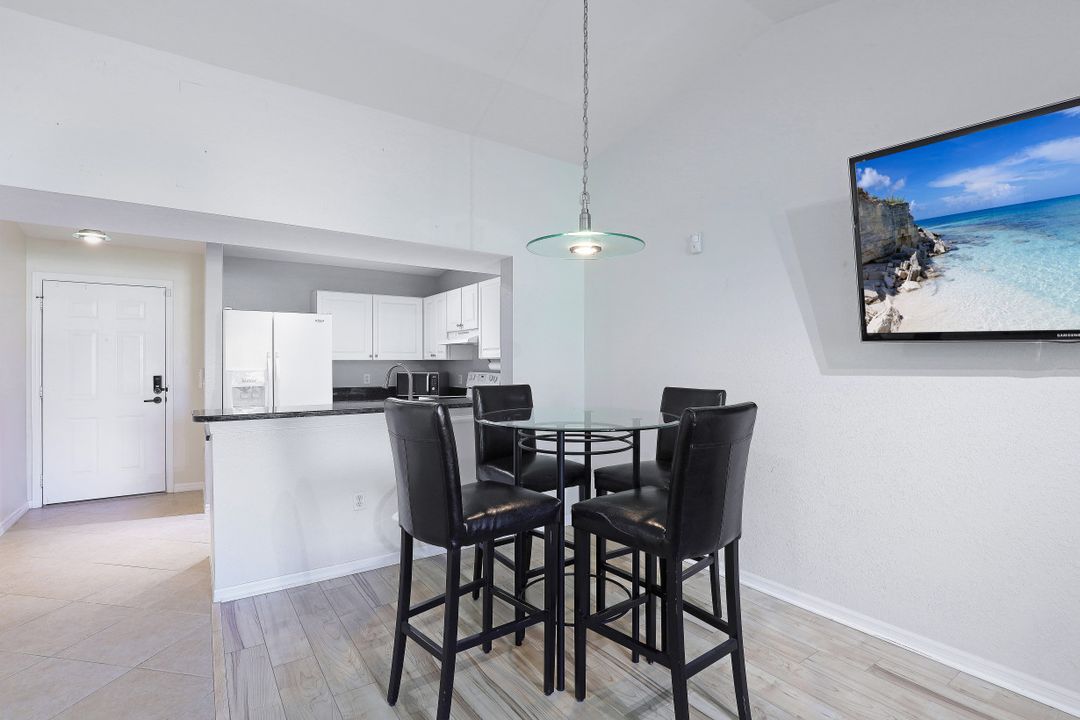 8244 Key Royal Cir #633, Naples, FL 34119