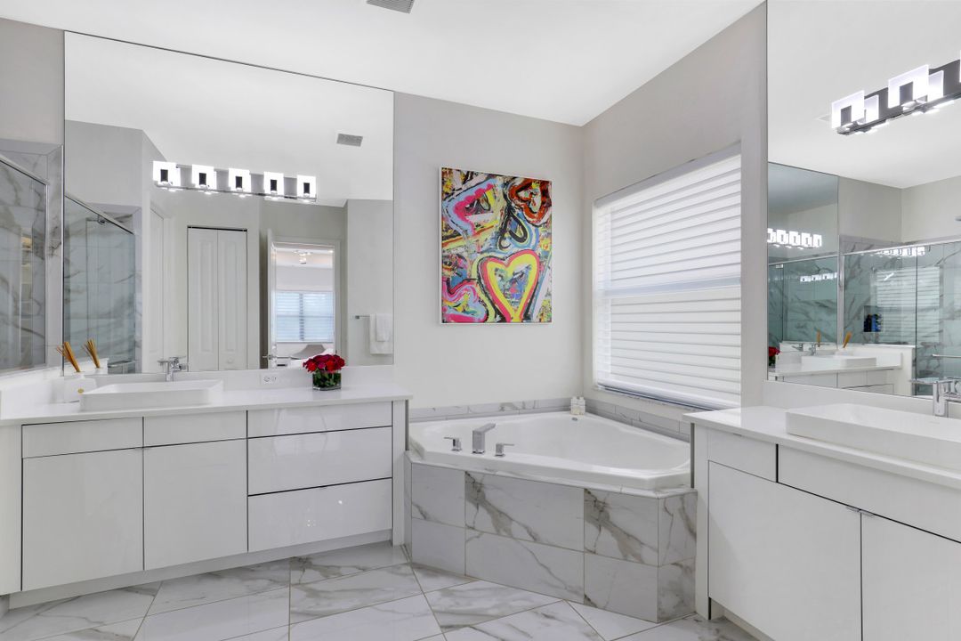 4448 Aurora St, Naples, FL 34119