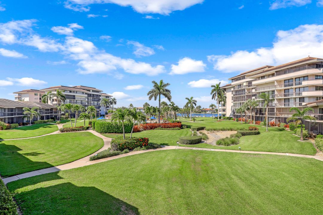 633 Seaview Ct #M-4, Marco Island, FL 34145