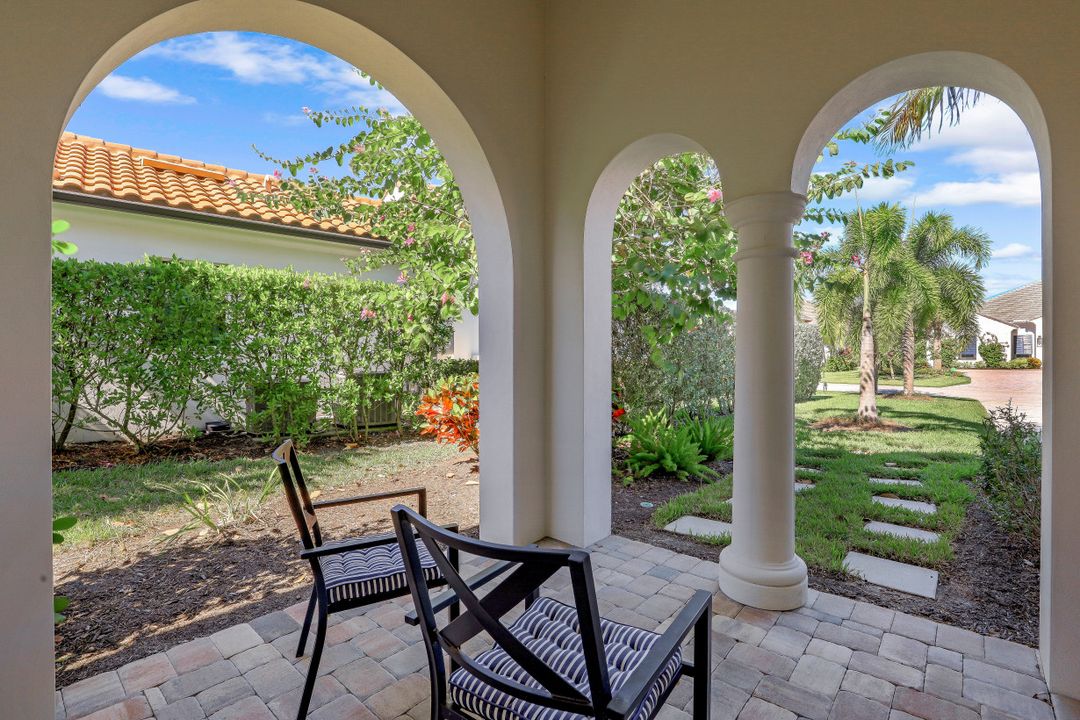 3202 Cullowee Ln, Naples, FL 34114