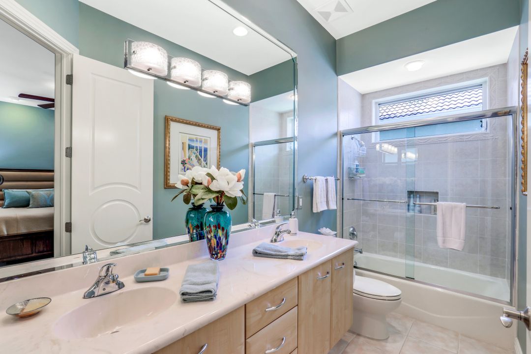 22270 Banyan Hideaway Dr, Bonita Springs, FL 34135