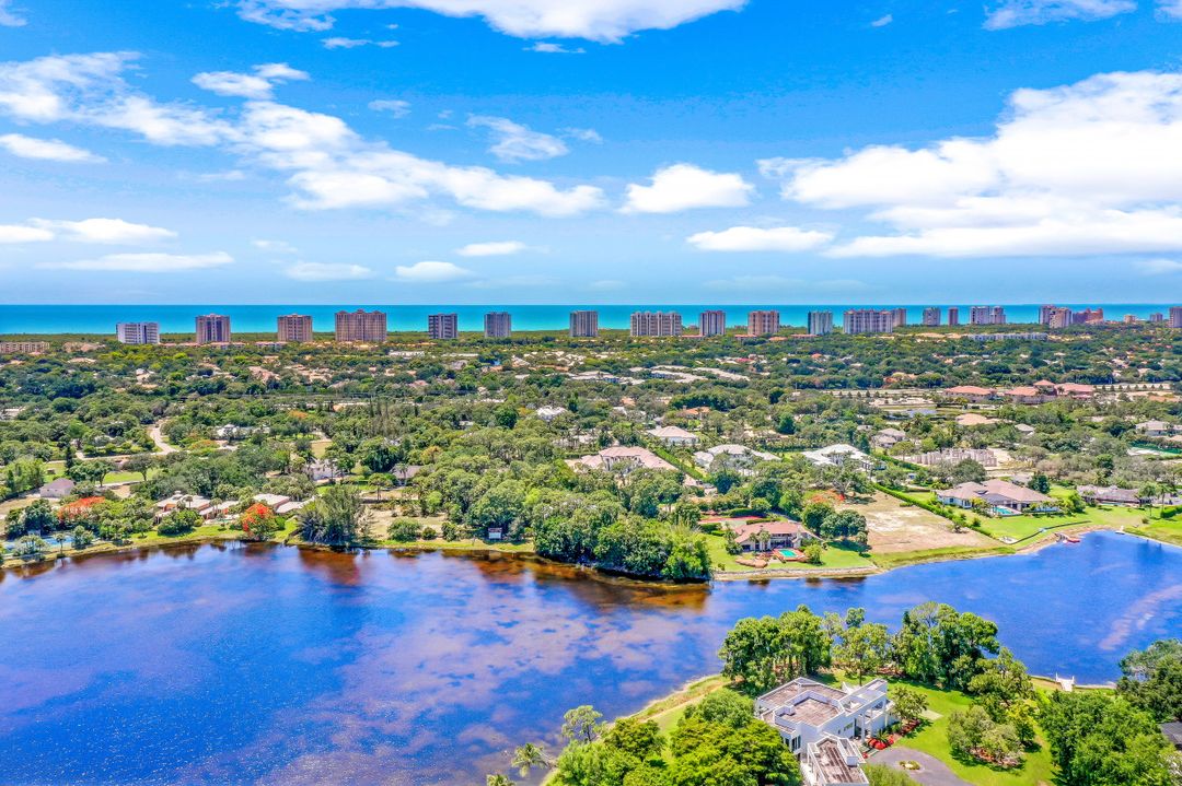 427 Ridge Ct, Naples, FL 34108