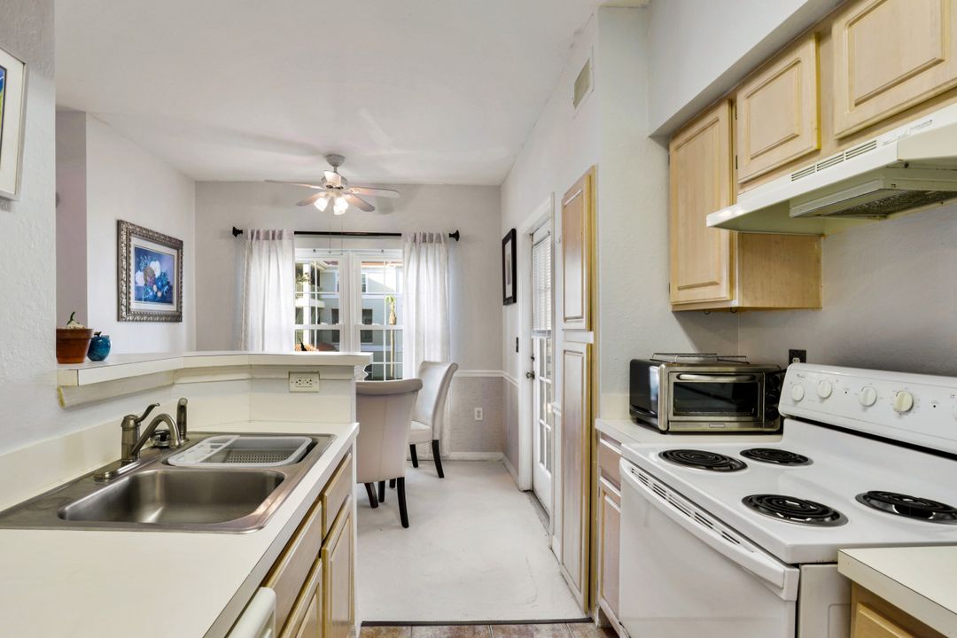 23600 Walden Center Dr #202, Estero, FL 34134