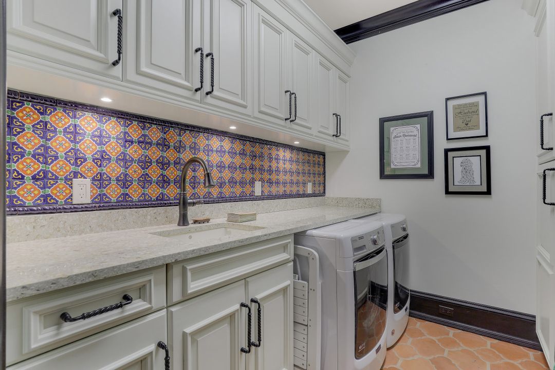 10080 Gulf Shore Dr, Naples, FL 34108