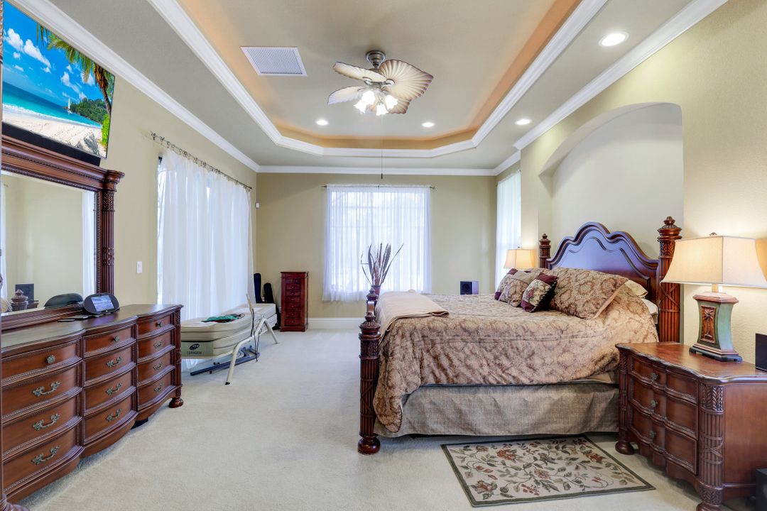 641 27th St SW, Naples, FL 34117