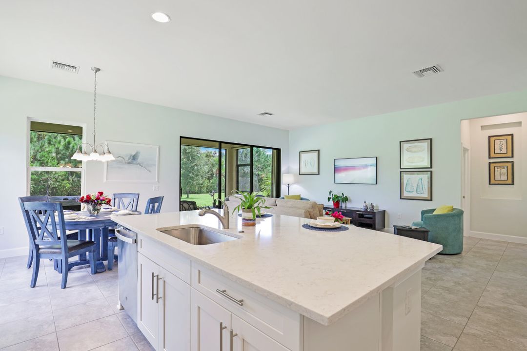 19657 Estero Pointe Ln, Fort Myers, FL 33908