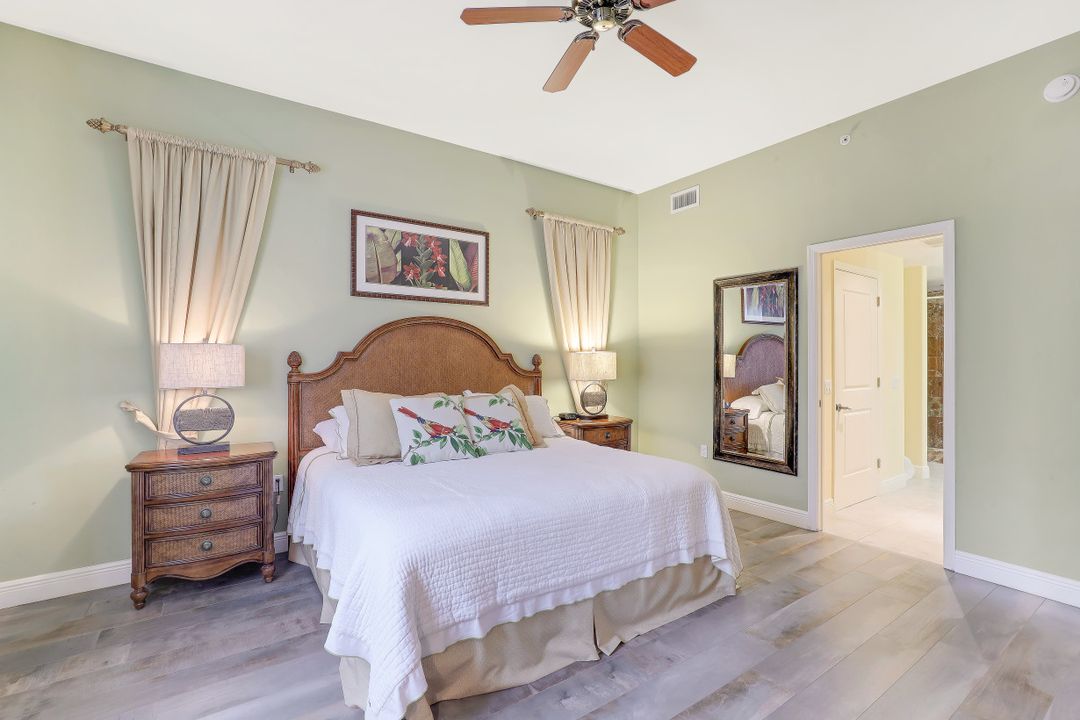 1025 Sandpiper St #E-203, Naples, FL 34102