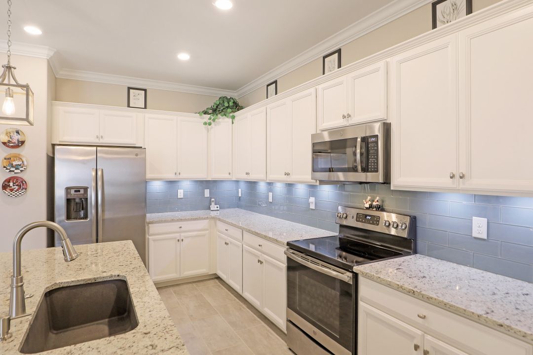 19813 Bittersweet Ln, Estero, FL 33928