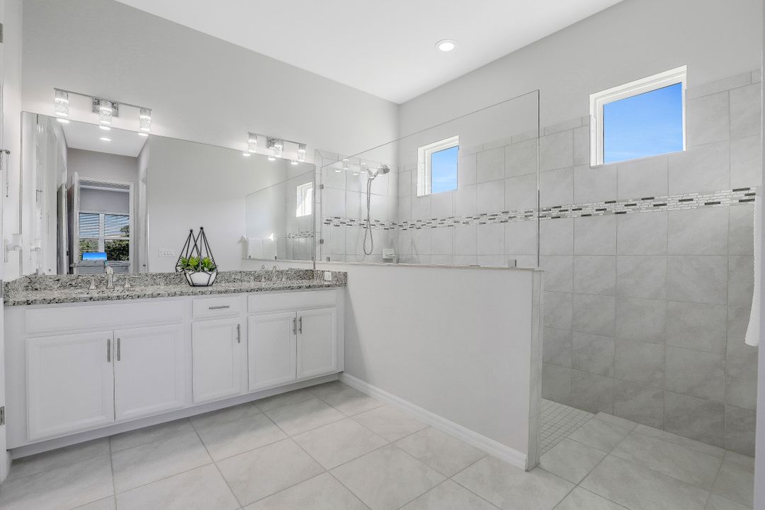 3001 Sunset Pointe Cir, Cape Coral, FL 33914