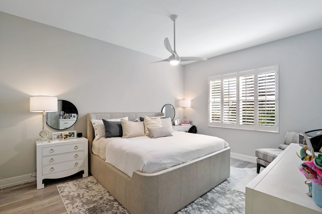 762 Vistana Cir, Naples, FL 34119