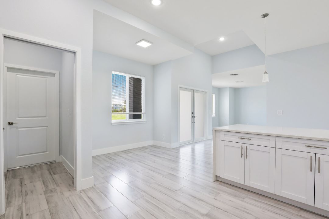 1334 SW Santa Barbara Pl, Cape Coral, FL 33991