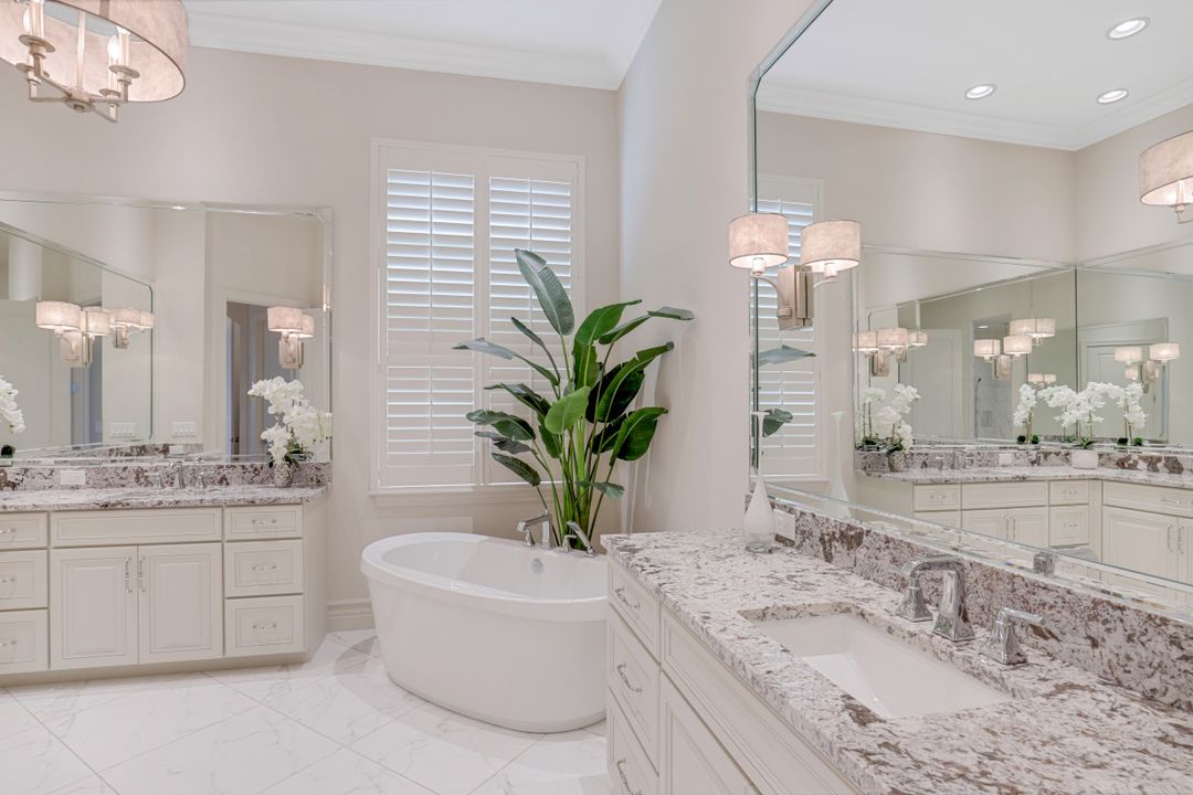 16459 Seneca Way, Naples, FL 34110