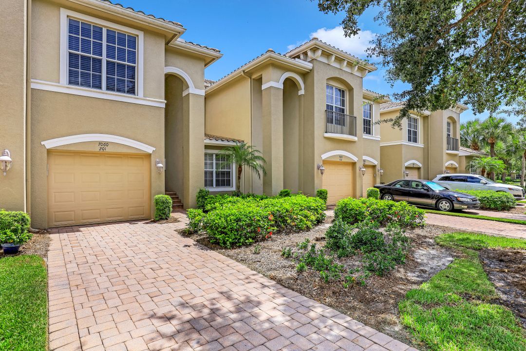 7060 Bay Woods Lake Ct #201, Fort Myers, FL 33908