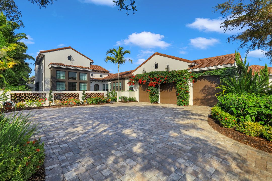 3255 Tavolara Ln, Naples, FL 34114