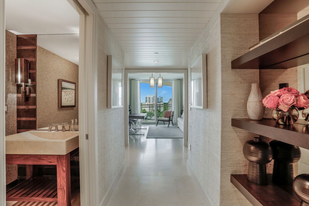 11125 Gulf Shore Dr #701, Naples, FL 34108